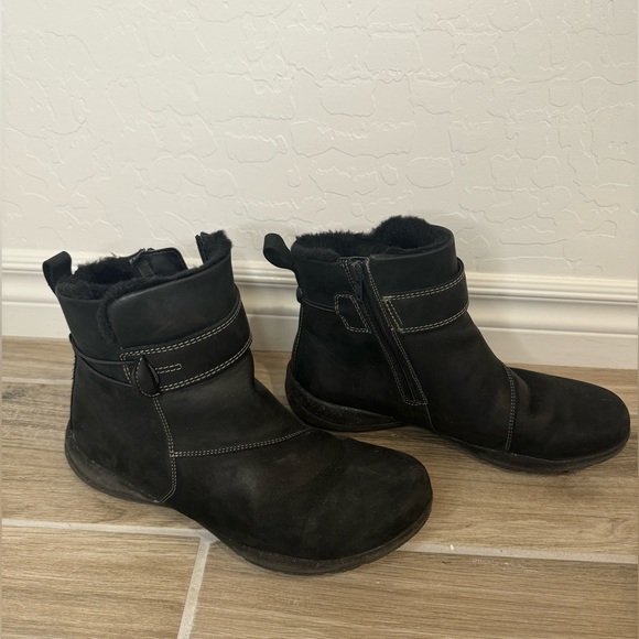 Clark's Roseville Boot Ankle - Picture 2 of 7